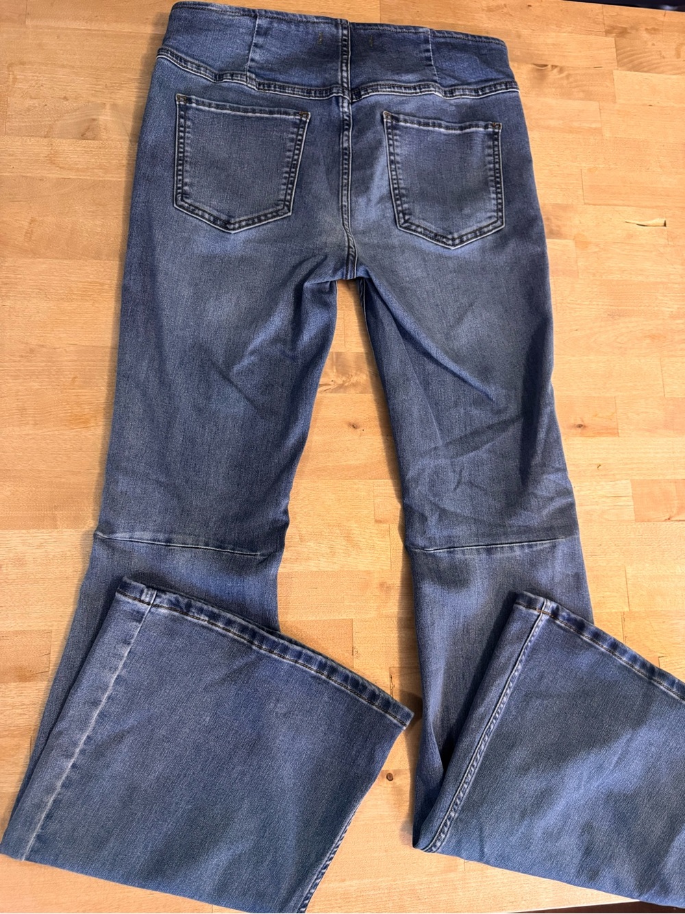 Free People pull on High-Rise Flare Jeans - Picture 9 of 10